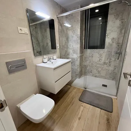 아파트 Luxury 3-bedroom Penthouse With Private Pool, Terrace & Parking Boliches, 푸엔히롤라
