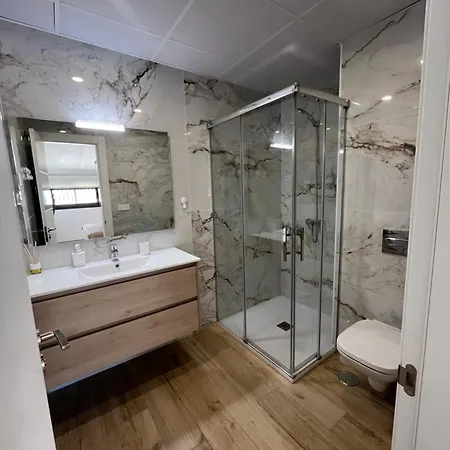 아파트 Luxury 3-bedroom Penthouse With Private Pool, Terrace & Parking Boliches,